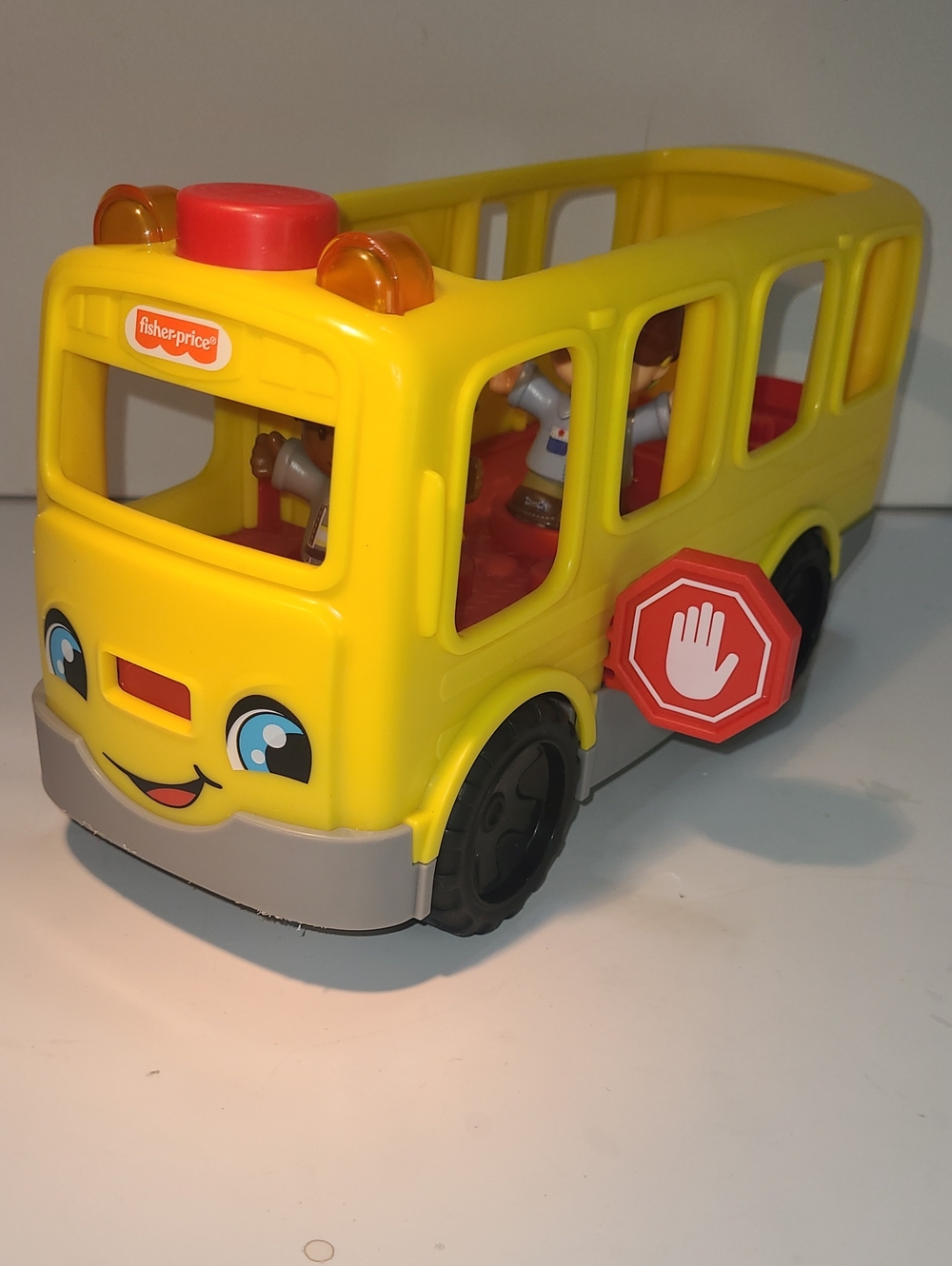 Fisher-Price  School Bus 2016 MUSICAL  With 2 Little People ,100%working,